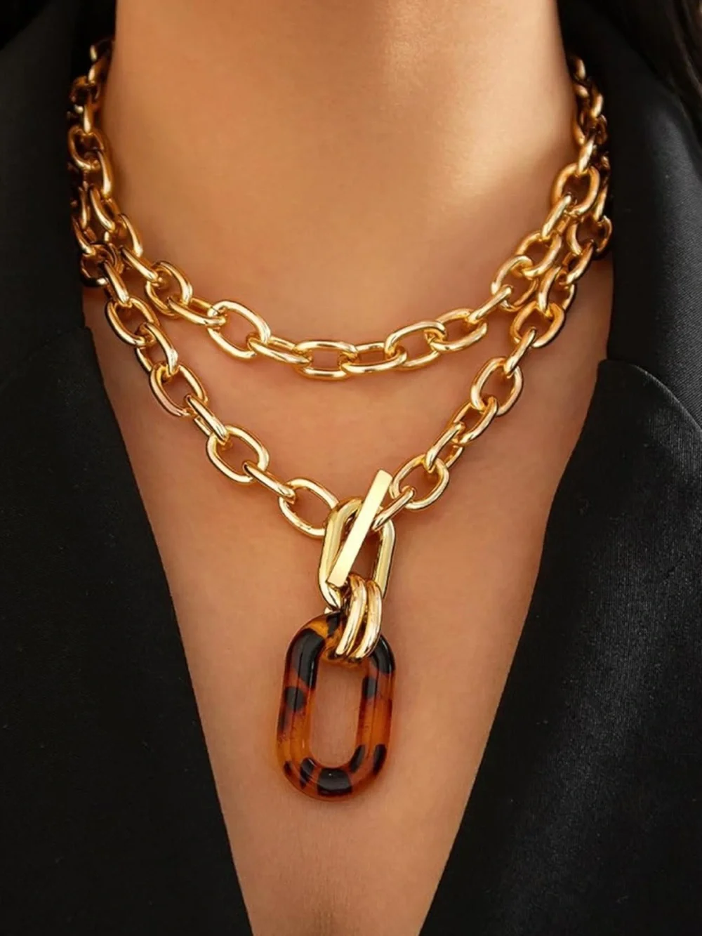 Gold Chain Necklace with Tortoiseshell - Picture 4 of 4